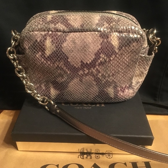 Coach exotic Pewter leather Crossbody chain purse - Picture 3 of 8